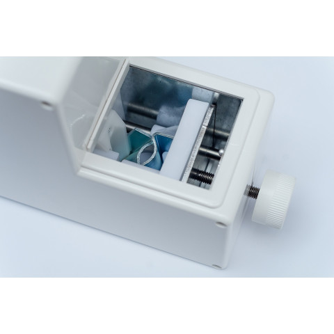 PELAMATIC electric walnut cracker