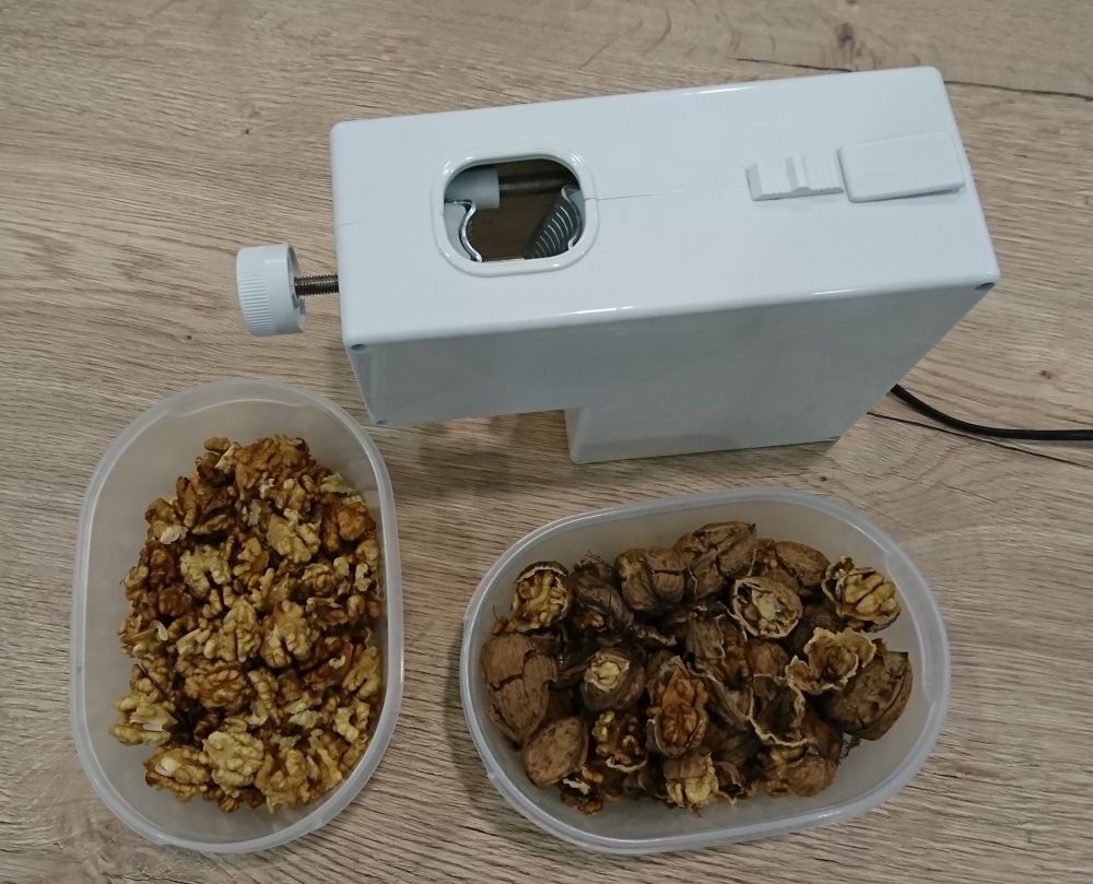 Test: PELAMATIC electric walnut cracker